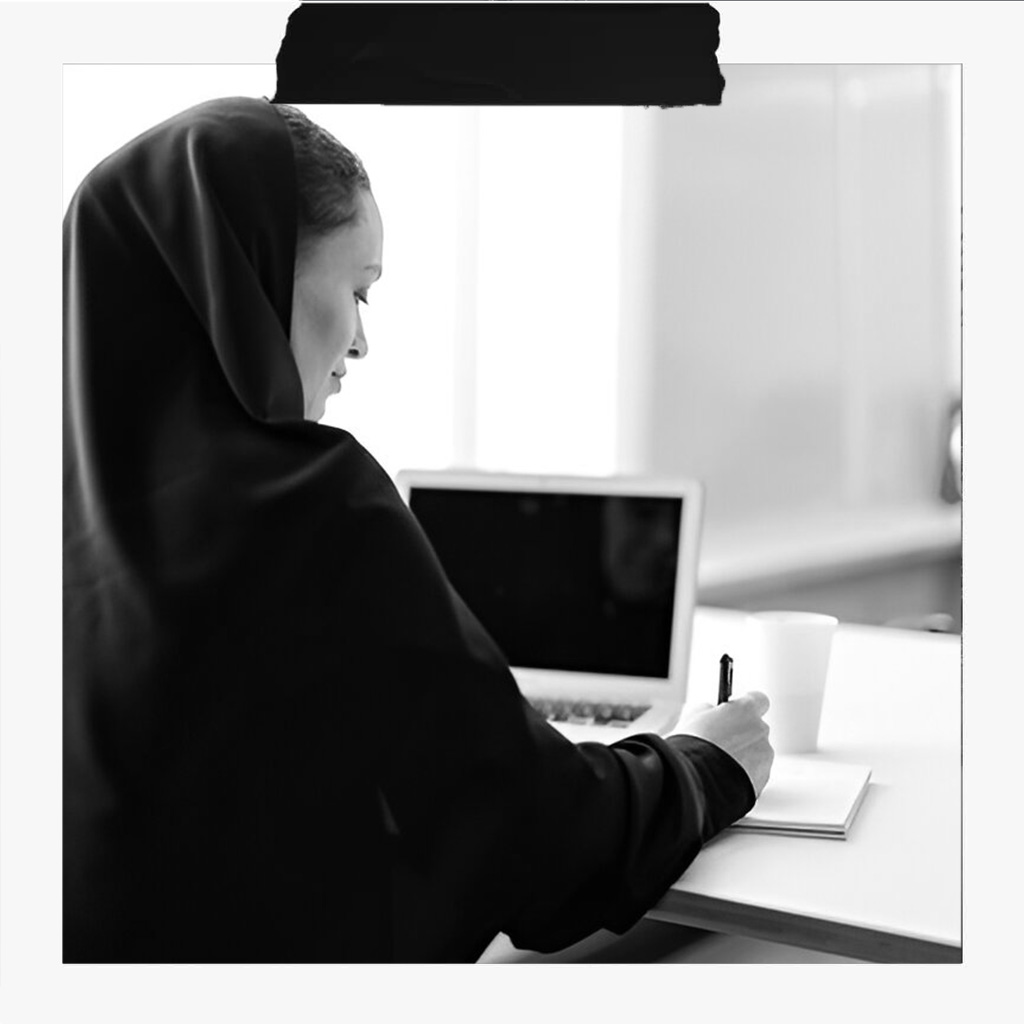 حق اشتغال زن: ابعاد قانونی و اختیارات شوهر